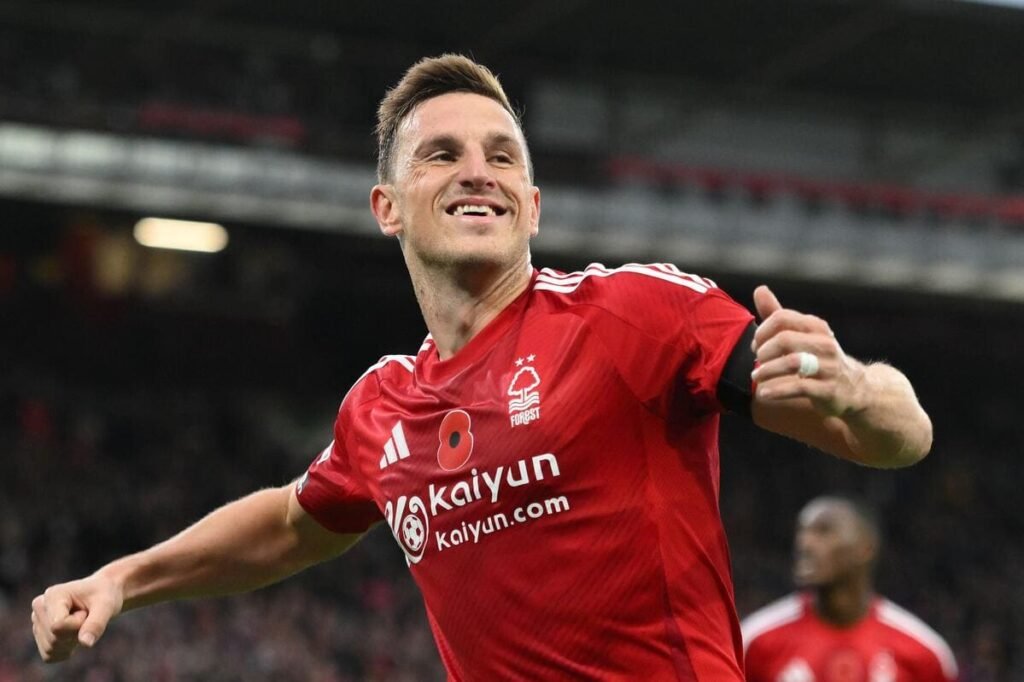 Line-ups confirmed for huge relegation clash in Premier League