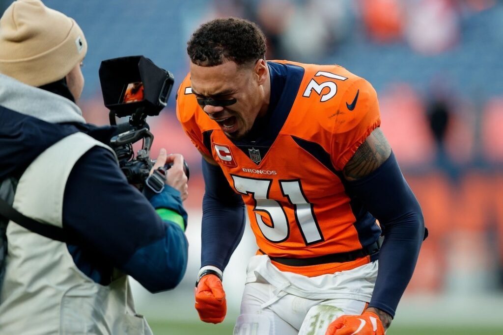 Longtime Broncos S Justin Simmons retiring at 32