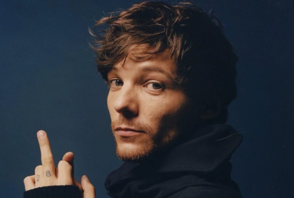 Louis Tomlinson Unfollows Zayn Malik As One Direction Drama Resurfaces