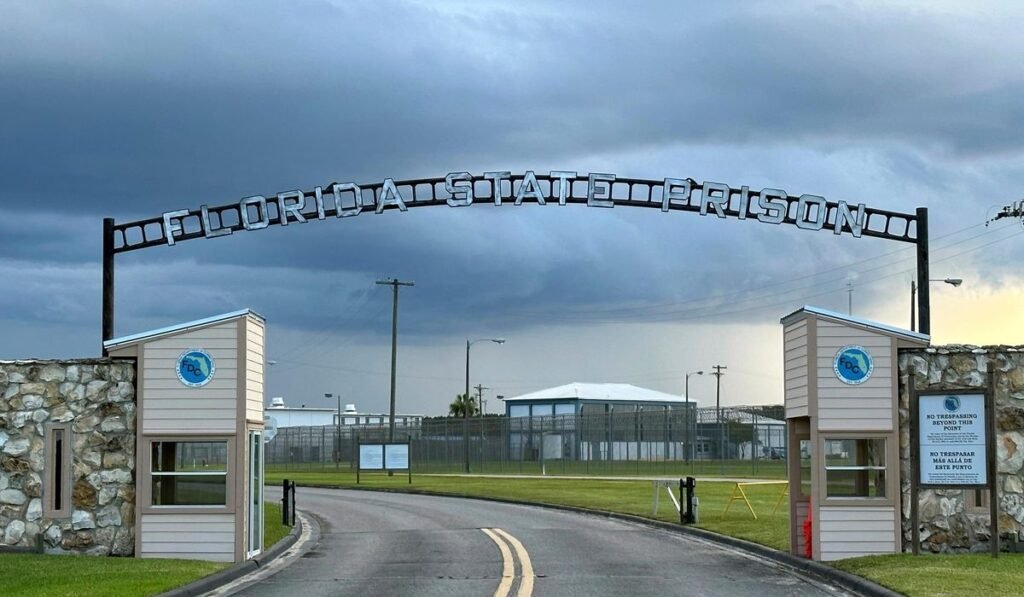 Man who set neighbor on fire during a home burglary set to be executed in Florida