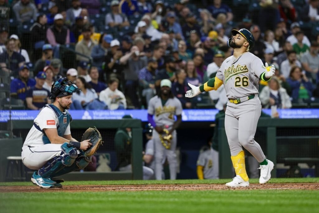 Mid-game homer barrage sparks Athletics' rally vs. Mariners