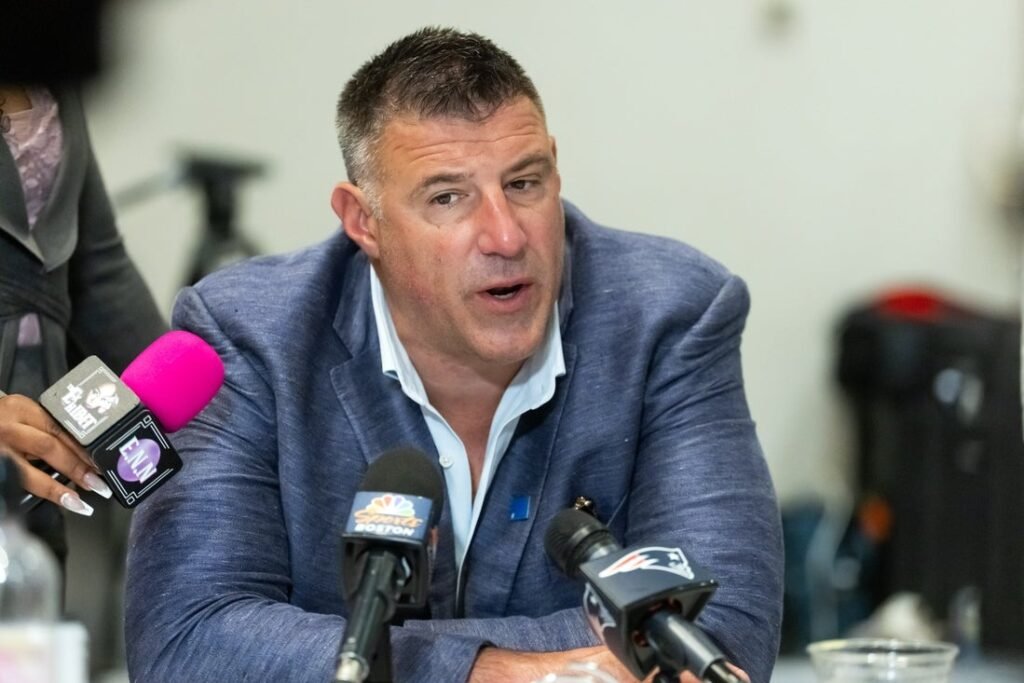 NFL not reviewing Mike Vrabel-Dianna Russini situation