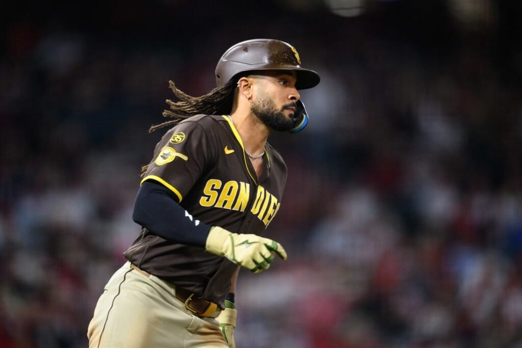 Padres halt Angels' scorching offense, even series