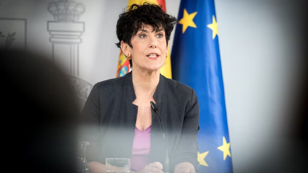 Spain approves granting legal status to around 500,000 undocumented migrants | Spain Spain approves granting legal status to around 500,000 undocumented migrants | Spain