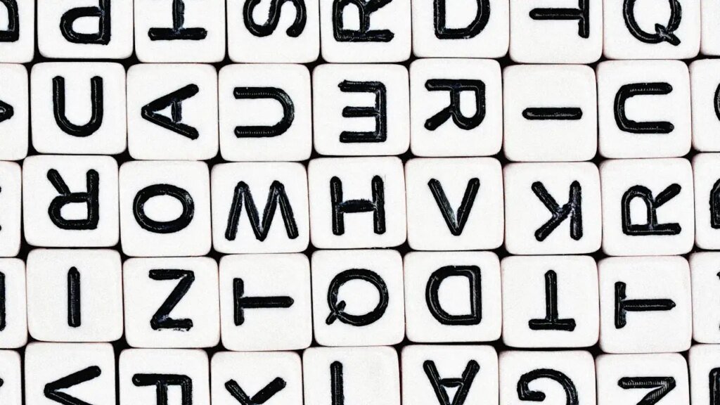 This ‘anti-Grammarly’ AI tool adds typos to your emails on purpose