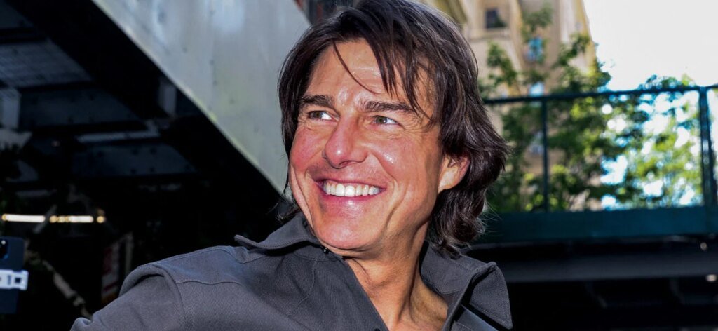 Tom Cruise Drives 'Top Gun 3' As Major Update Emerges