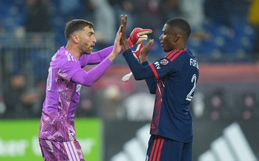 Trending Revs look to snap road losing streak vs. lowly Atlanta Trending Revs look to snap road losing streak vs. lowly Atlanta