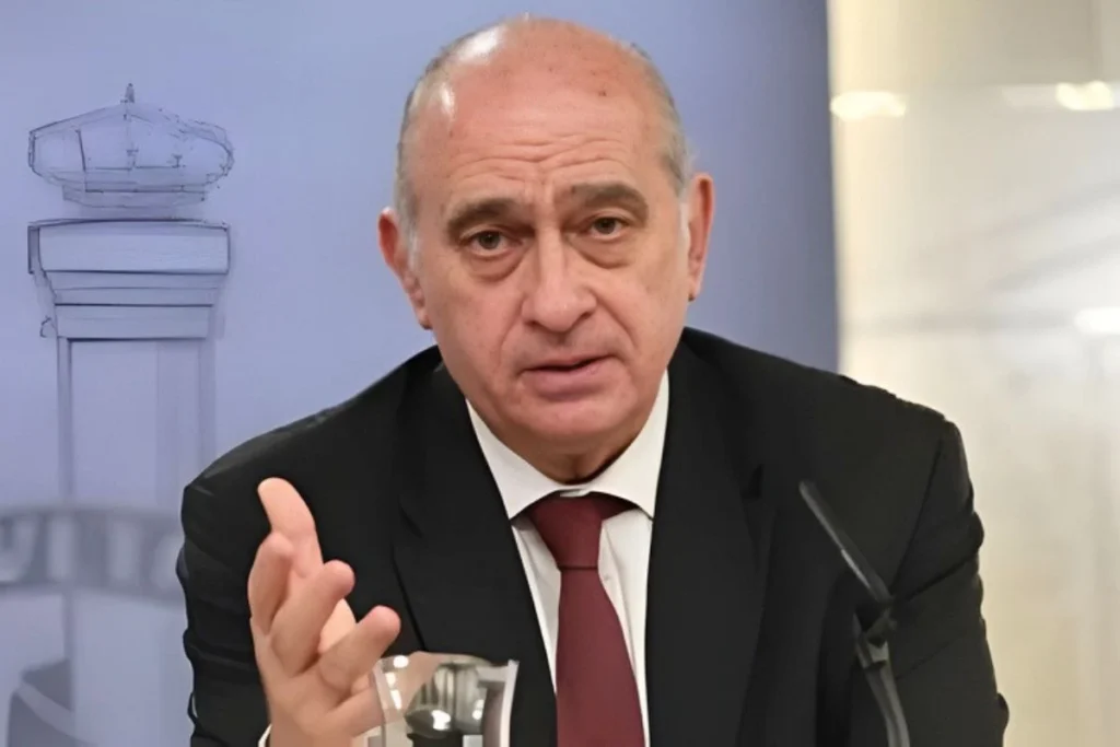 Trial begins in Spain for ex-PP minister accused of spying on colleague who threatened to expose rampant corruption