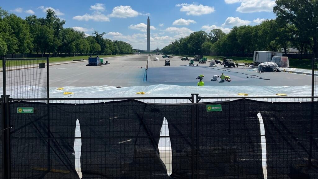 Trump is resurfacing D.C.’s reflecting pool in ‘American flag blue’ : NPR