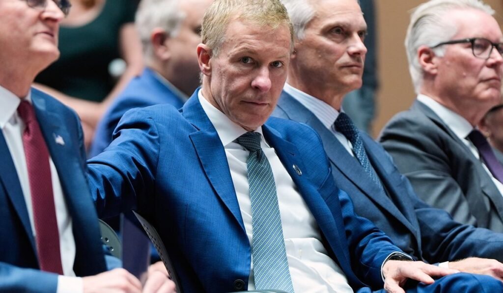 United Airlines CEO confirms he approached American about potential merger, but was rebuffed