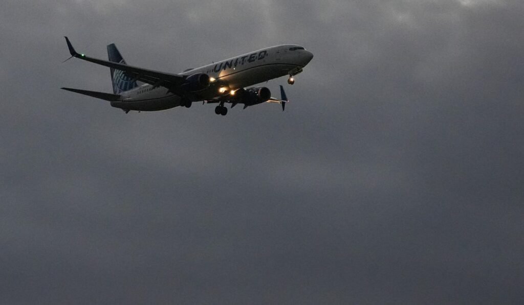 United Airlines flight reportedly hits drone at 3,000 feet over San Diego
