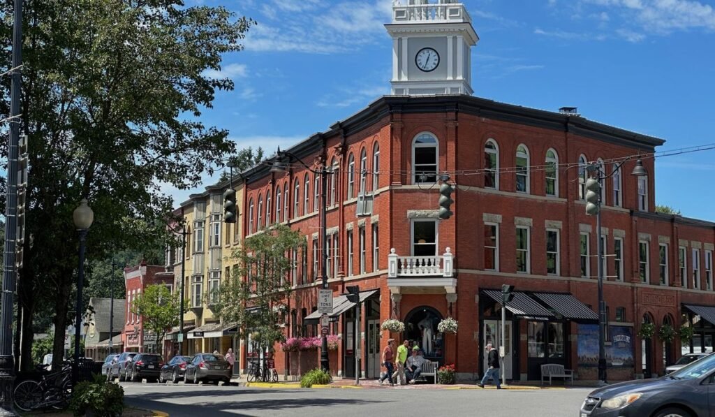 Upstate New York man pleads guilty to stealing more than $50M in Ponzi scheme