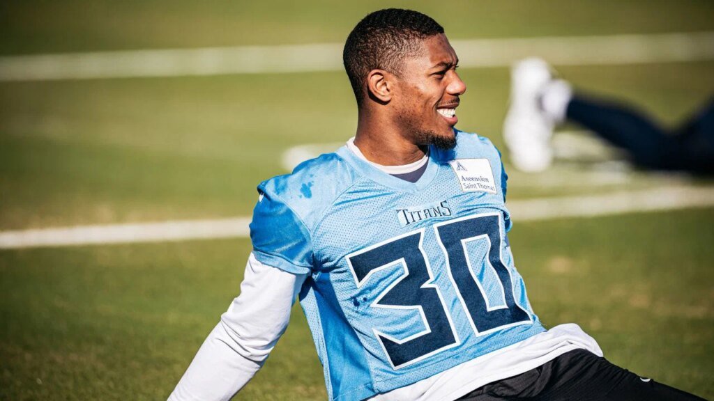 Winnipeg Blue Bombers re-sign Matthew Jackson