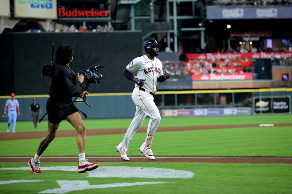 Yordan Alvarez, Astros strive to do damage against Yankees' stellar pitching staff