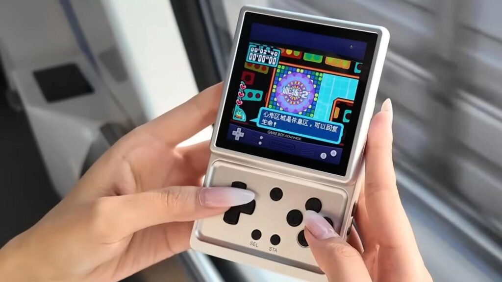 la Anbernic RG Rotate es uno de los gadgets más extraños (y útiles) del año