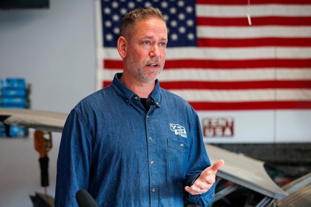 Democrats test a new red state strategy: Back independents over their own nominees Democrats test a new red state strategy: Back independents over their own nominees