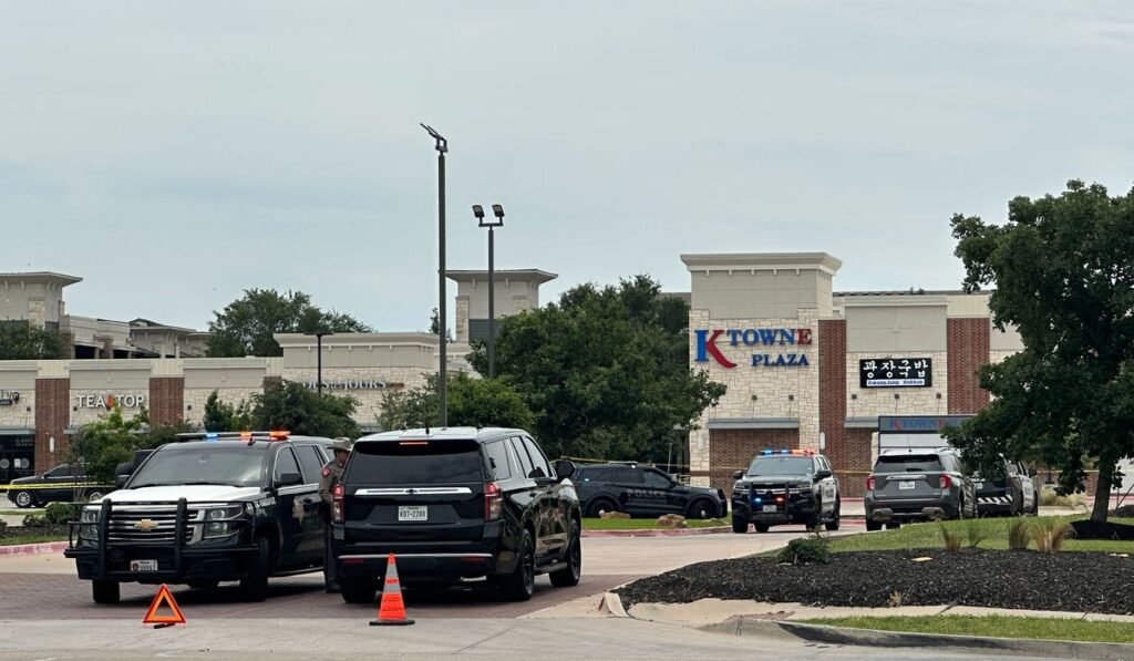 2 killed and 3 injured in shootings near a shopping mall north of Dallas, police say