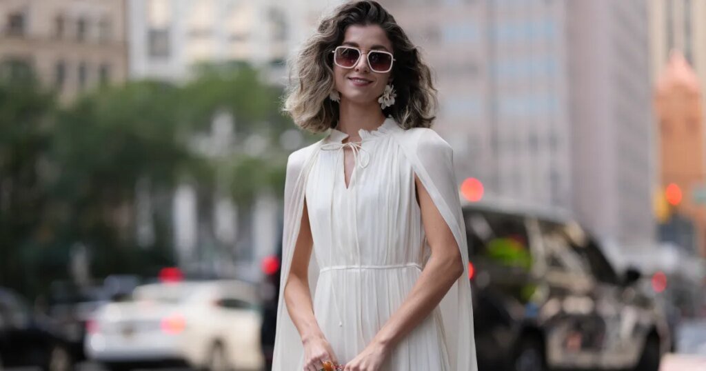 21 Formal Gowns That Hide Your Upper Arms for Spring and Summer Events
