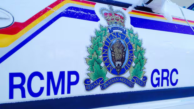 3 dead after boat capsizes off Savary Island in B.C.: RCMP 3 dead after boat capsizes off Savary Island in B.C.: RCMP