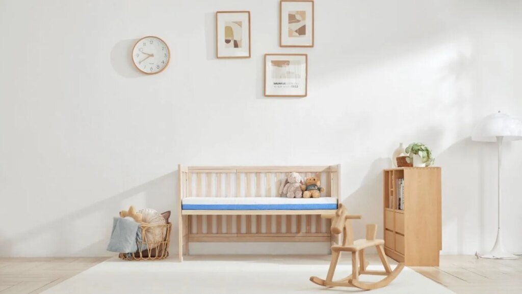 5 Things to Look For In A Baby Mattress (According to New Moms) – Hollywood Life