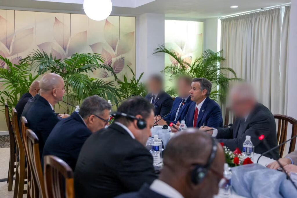 A Cuba on the brink of collapse peers into the vertigo of change imposed from the United States | International A Cuba on the brink of collapse peers into the vertigo of change imposed from the United States | International