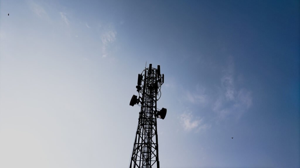 AT&T, T-Mobile, And Verizon Join Forces To Eliminate Mobile Coverage Dead Zones