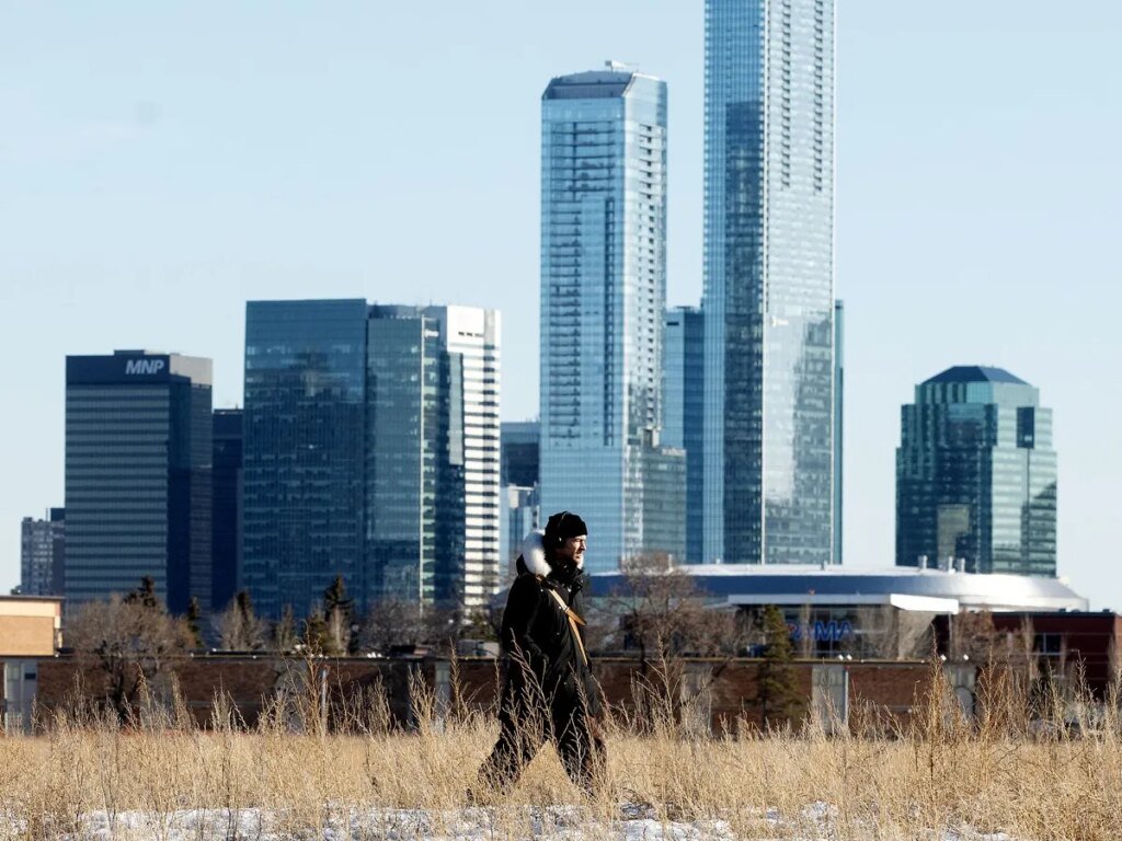 Albertans are 'very dissatisfied' with their lives, people in Quebec highly satisfied: survey