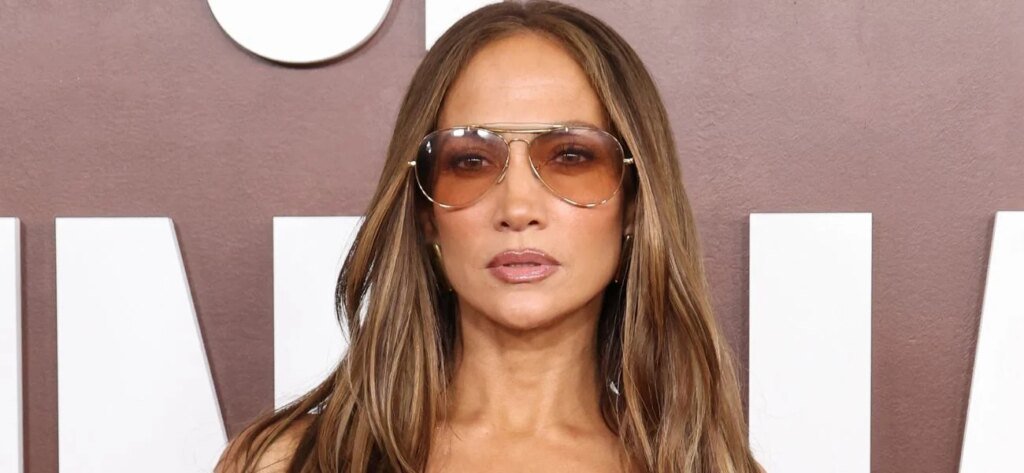 Alex Rodriguez Reached Out To Jennifer Lopez After His Breakup Alex Rodriguez Reached Out To Jennifer Lopez After His Breakup