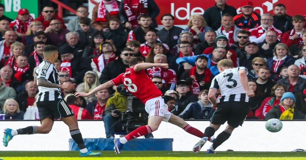 Anderson denies former club with late leveller