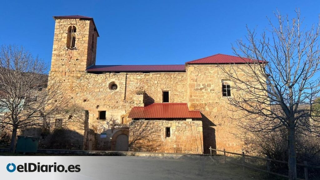 Apadrinar cada piedra para salvar la iglesia de la ruina y convertirla en un centro cultural