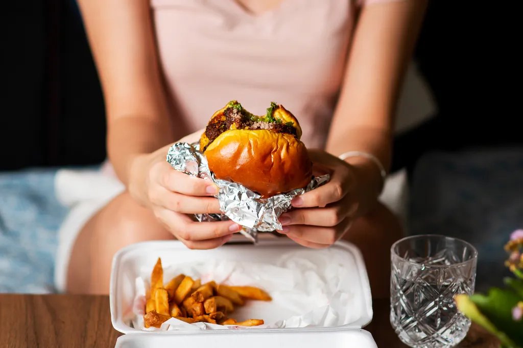 Applebee’s Teams With Wyndham for Free Delivery Applebee's Teams With Wyndham for Free Delivery