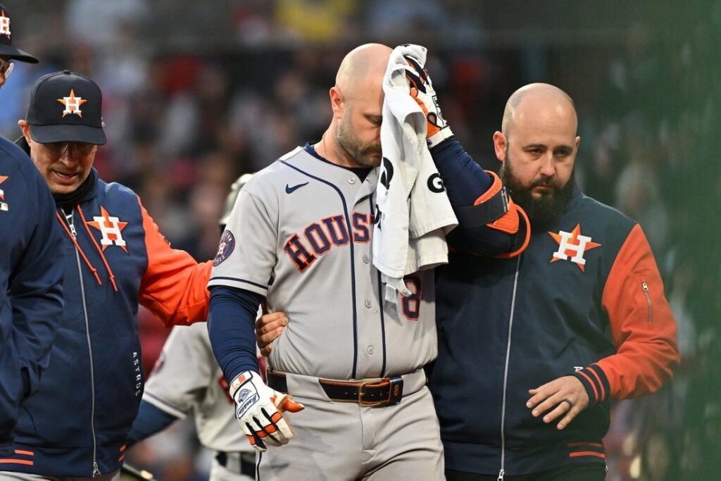 Astros' Christian Walker batting cleanup one day after HBP to head