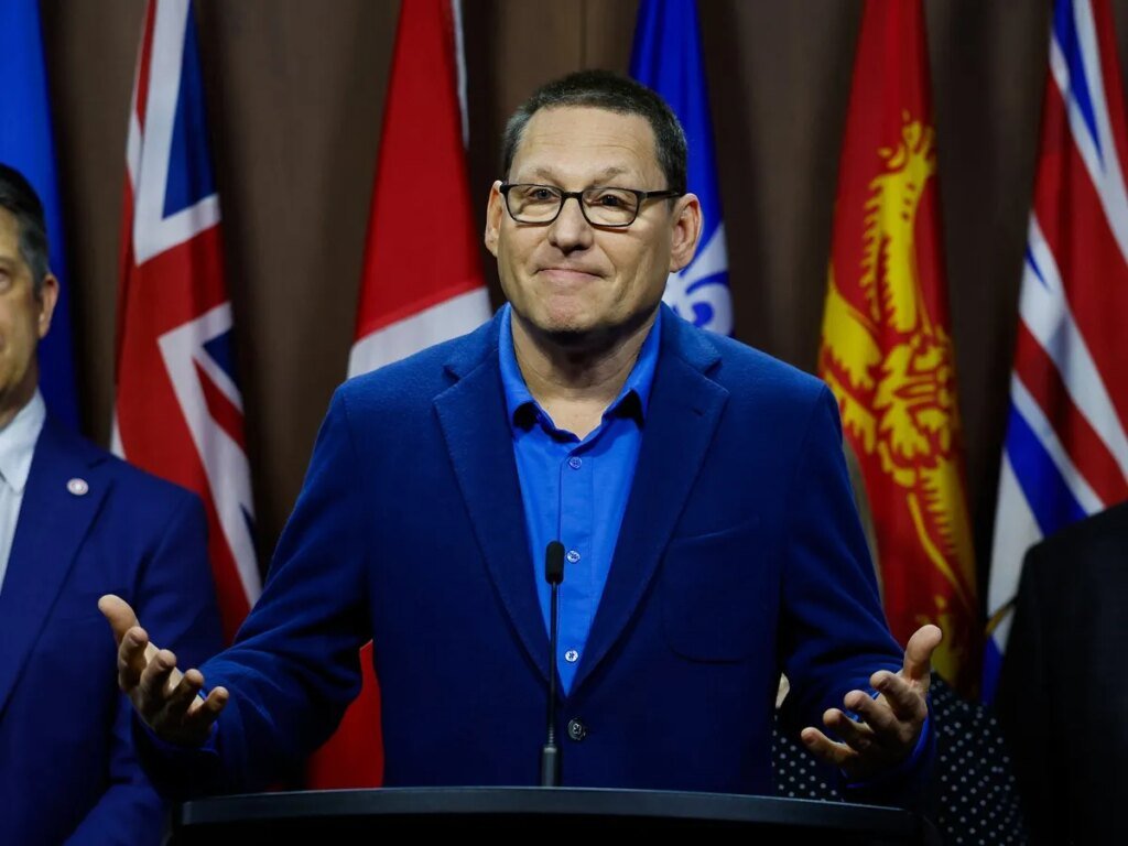 Avi Lewis calls Alberta separatists 'MAGA-aligned,' 'disruptive,' despite NDP endorsing Quebec independence option