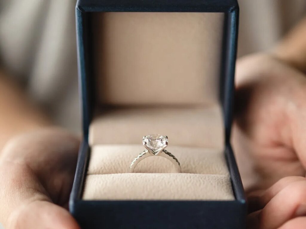 B.C. woman ordered to repay ex-fiancé over $5,000 for missing engagement ring