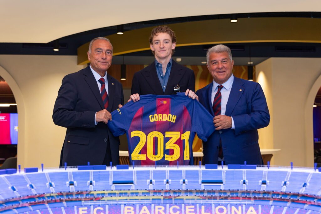 Barcelona announce Anthony Gordon signing Barcelona announce Anthony Gordon signing