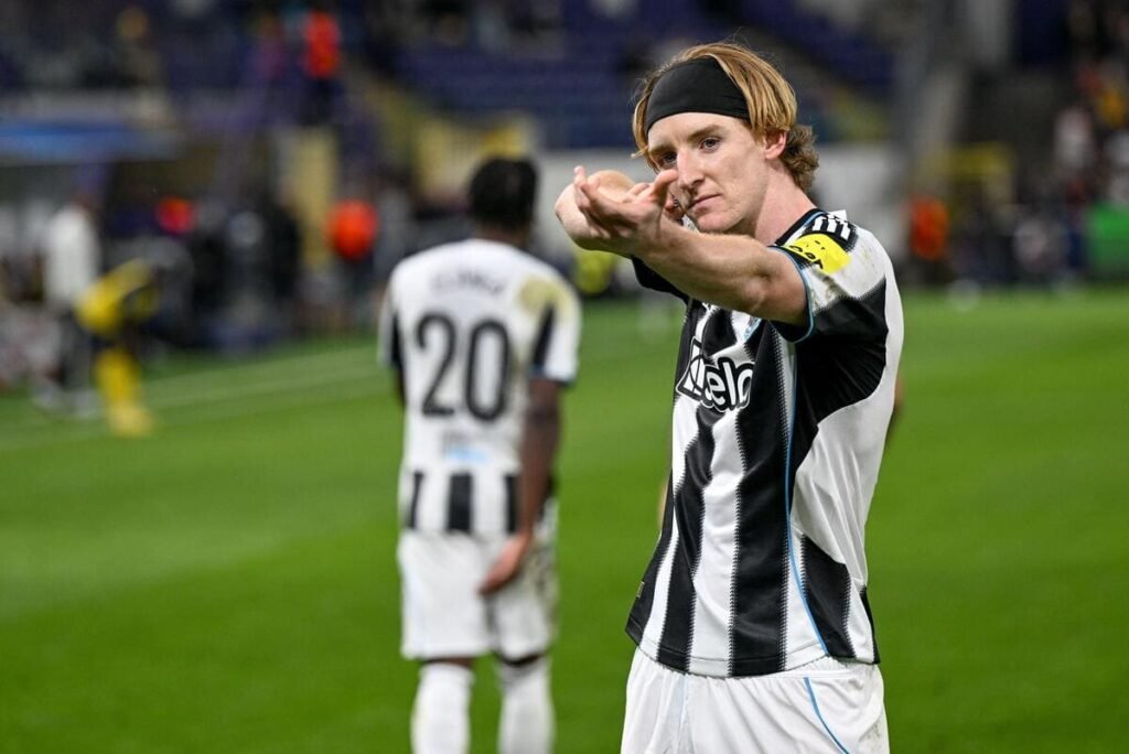 Barcelona lead Bayern in race for Newcastle star Gordon Barcelona lead Bayern in race for Newcastle star Gordon
