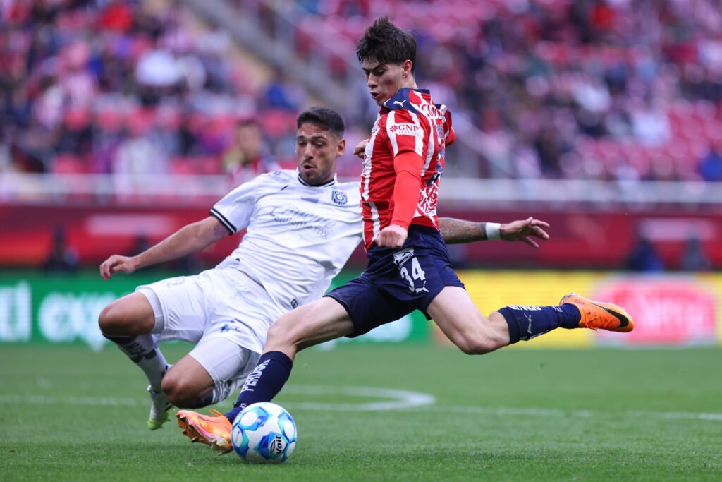 Barcelona striker target opens door to summer move