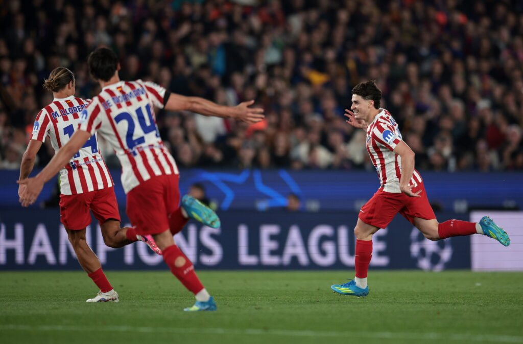 Barcelona working on alternatives with Julian Alvarez-PSG negotiations ‘in motion’ Barcelona working on alternatives with Julian Alvarez-PSG negotiations 'in motion'