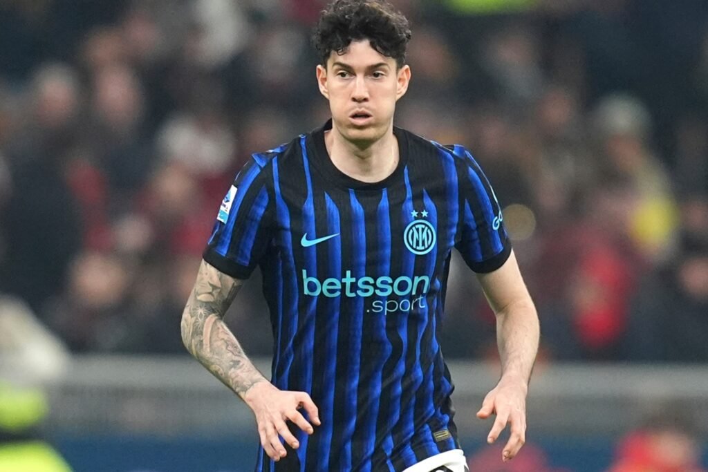Bastoni growing tired of Barcelona delays due to Hansi Flick