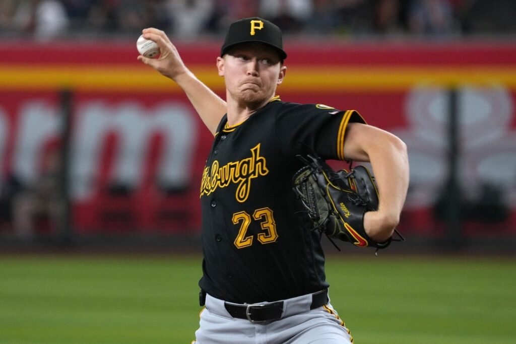 Brandon Lowe helps hot Pirates slide past Diamondbacks Brandon Lowe helps hot Pirates slide past Diamondbacks