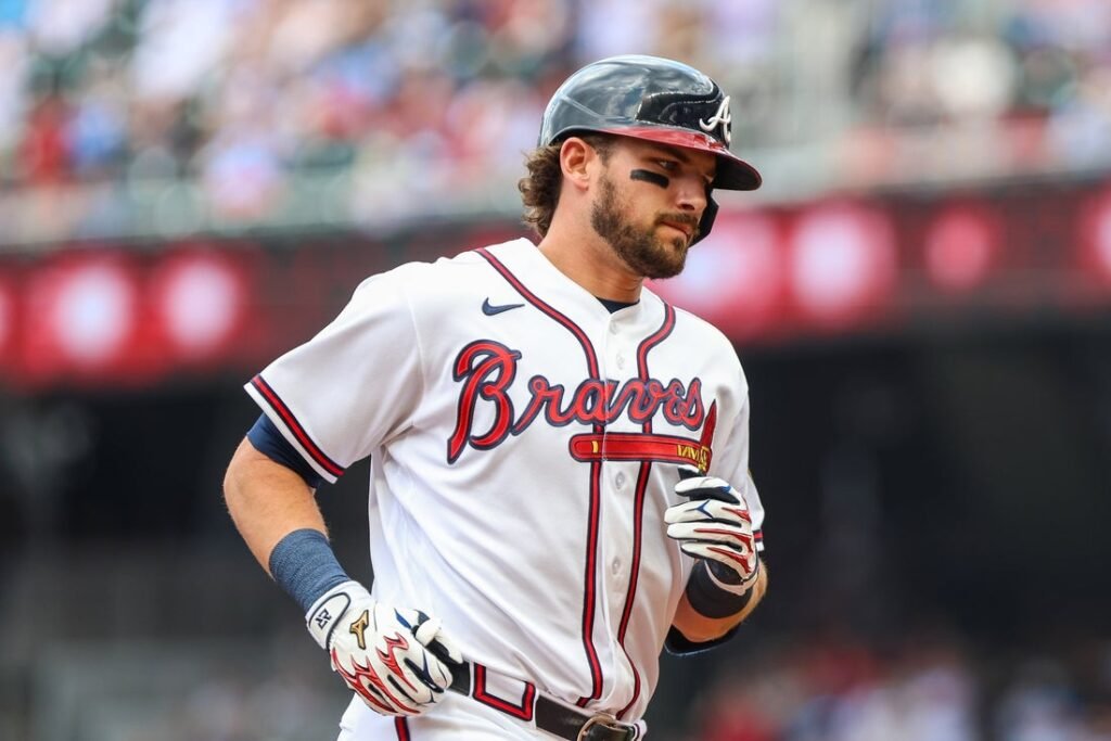 Braves turn fast start into 8-1 victory over Red Sox