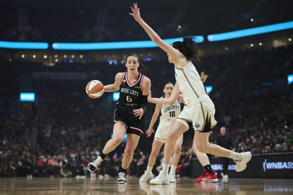 Breanna Stewart, Liberty take charge in second half to douse Fire