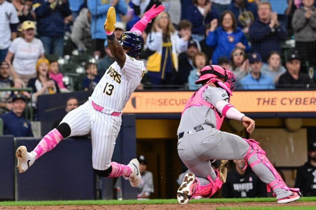 Brice Turang's blast helps Brewers finish sweep of Yankees