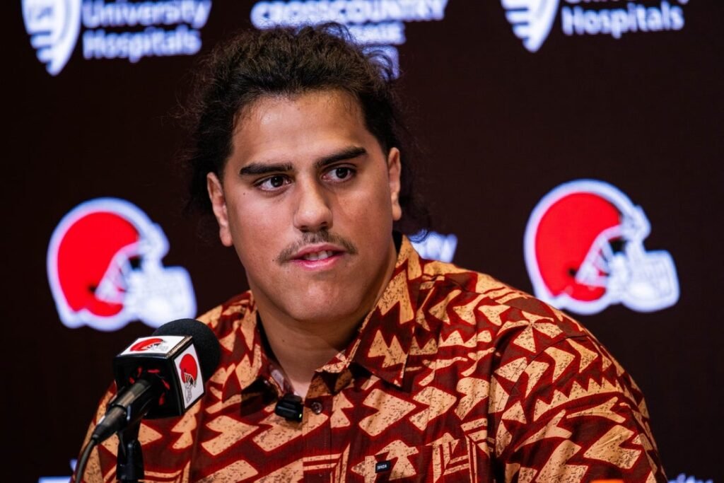Browns sign 1st-rounder Spencer Fano, 7 other picks