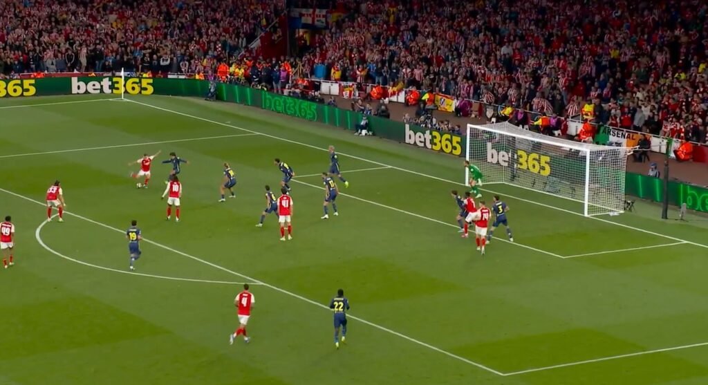 Bukayo Saka gives Arsenal crucial lead over Atletico