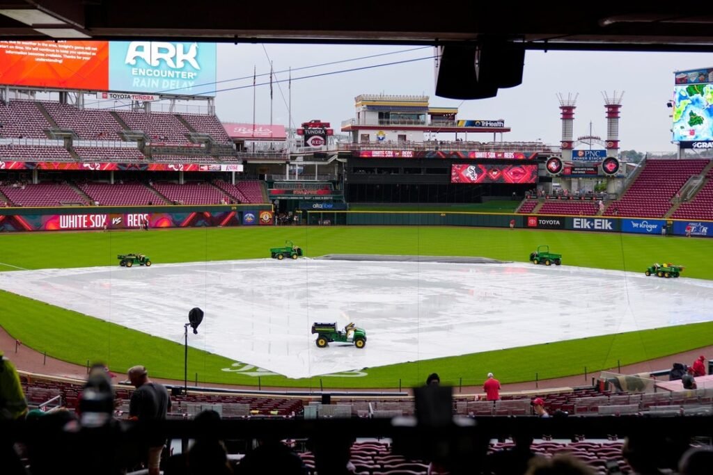 Cards, Reds to play Saturday doubleheader after postponement Cards, Reds to play Saturday doubleheader after postponement