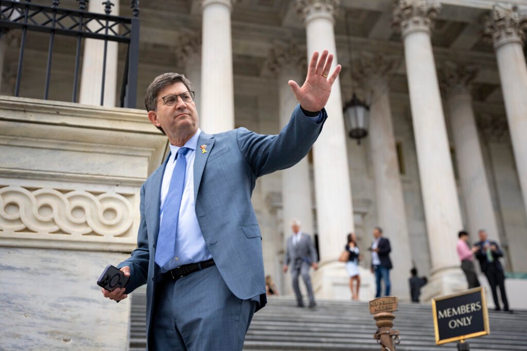 Centrist Democrats beef up affordability message
