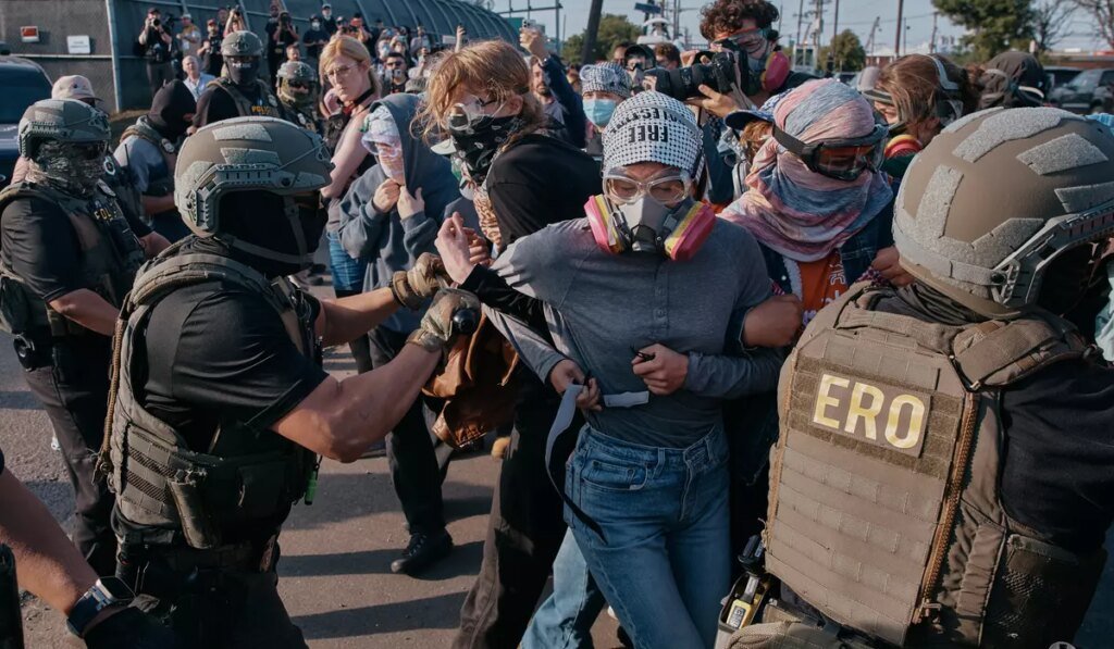 DHS secretary tells hunger-strike migrants to deport back home for better food