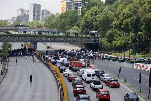 Declararán 10 policías ante el MP sobre ataque a maestros en Oaxaca Declararán 10 policías ante el MP sobre ataque a maestros en Oaxaca