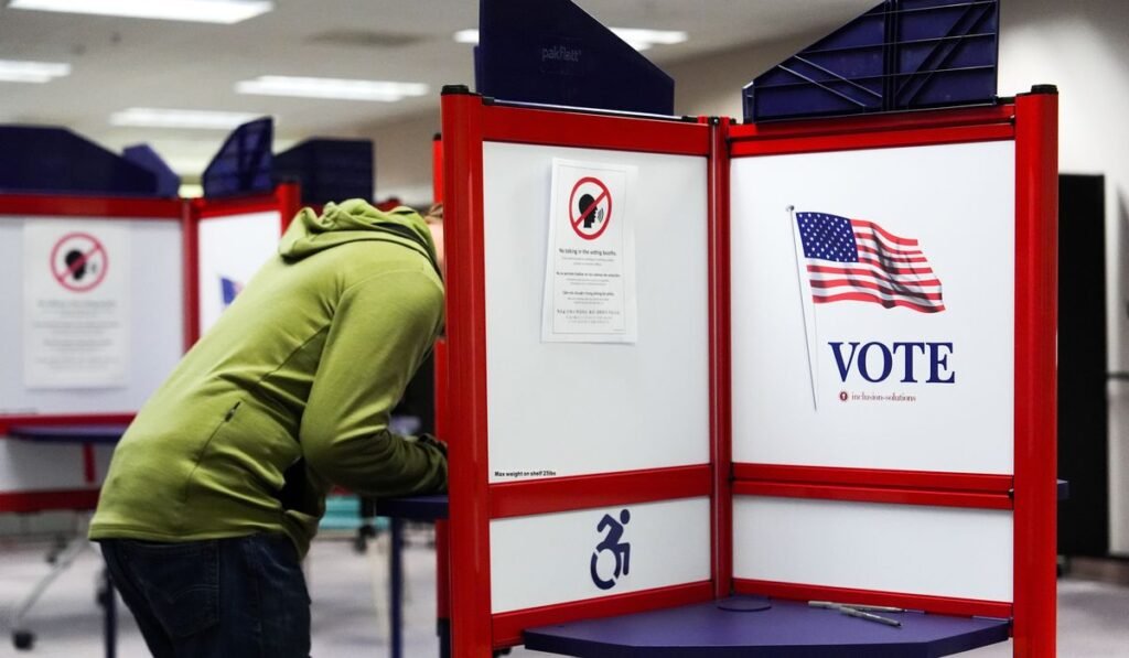 Democrats make long-shot bid, ask high court to revive congressional map